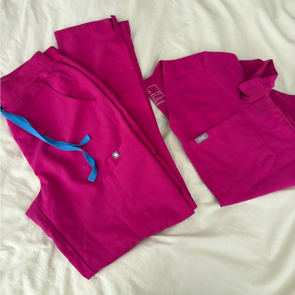 Figs Pink Scrub Set